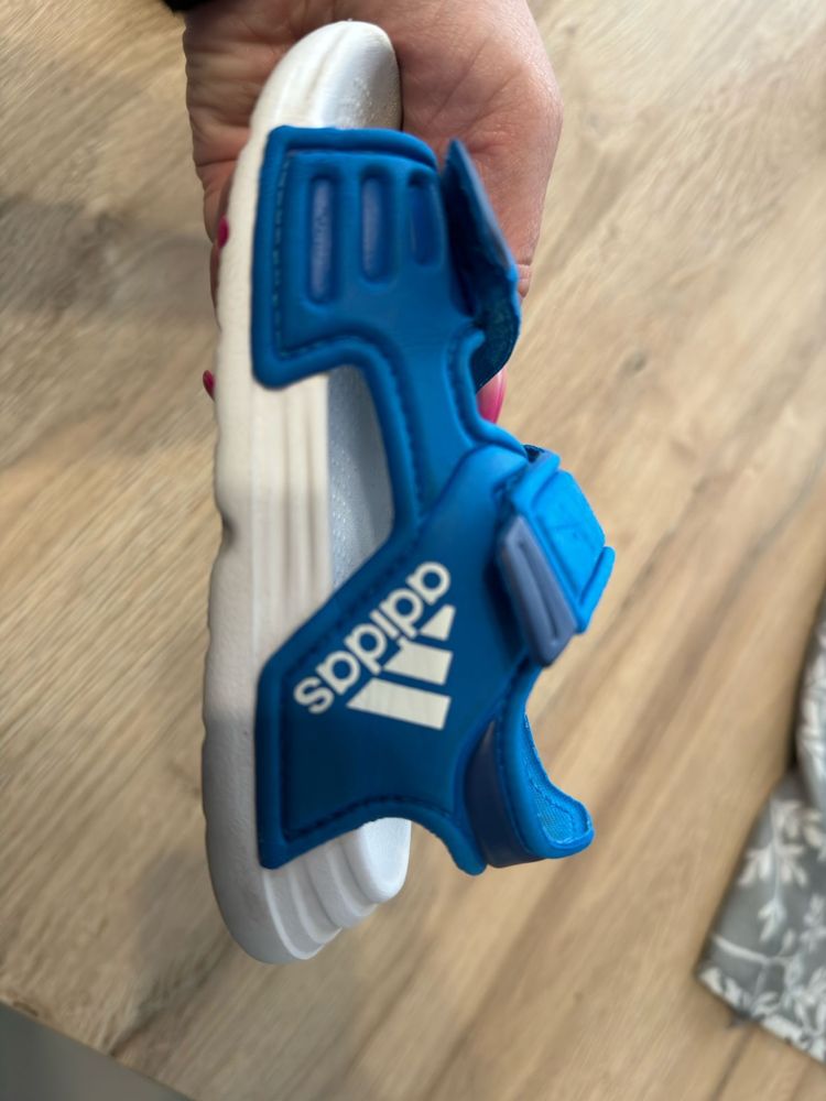 Sandałki adidas 25