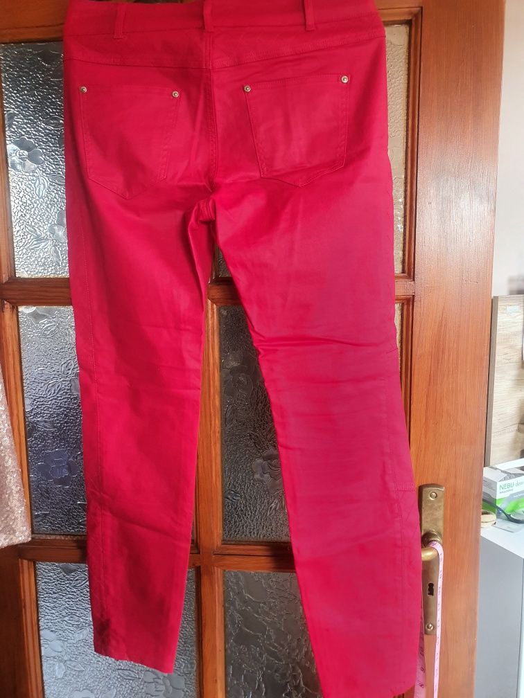 Spodnie czerwone Reserved