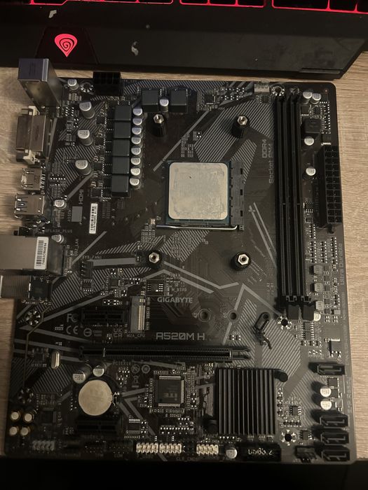 Plyta glowna GIGABYTE A520M-H + ryzen 5 3600