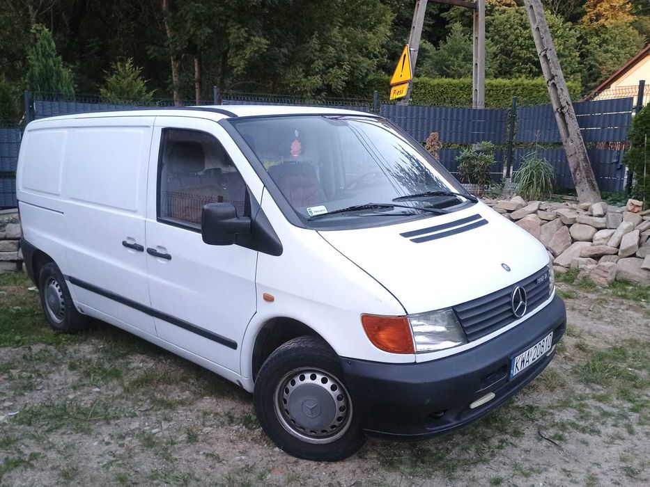 Mercedes benz (bus)