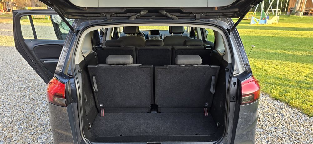 Śliczna Zafira 7osobowa Hak Grzana kierownica