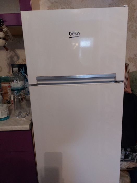 Холодильник двухкамерный Beko  новый