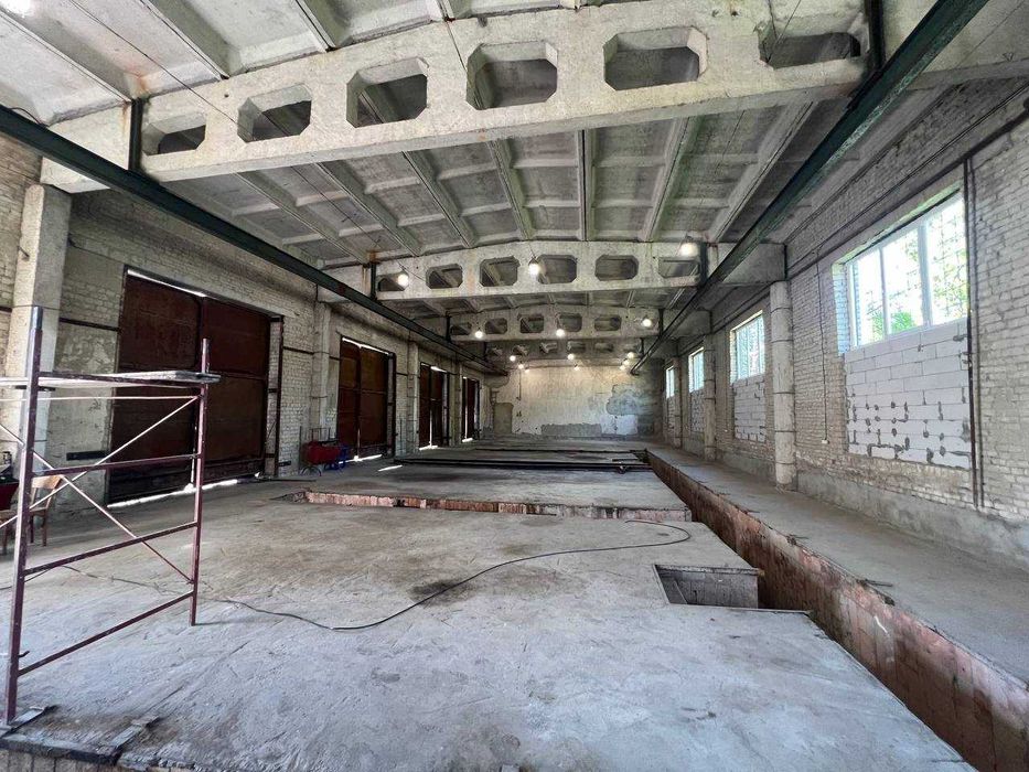 Продаж виробничо-складських приміщень 770 м2 з кран балкою