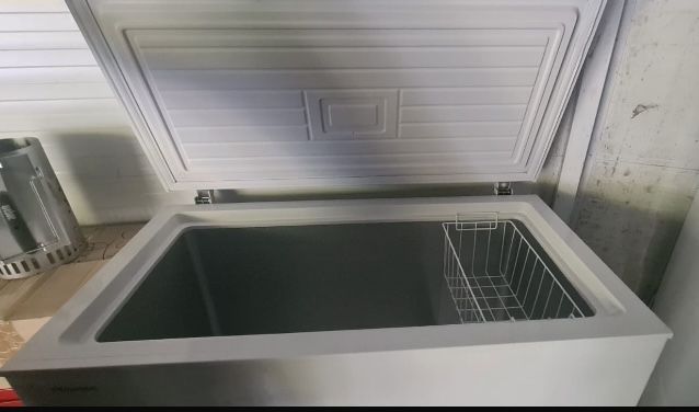 Título: Arca congeladora – Quase nova, só 1 uso – Rio Caldo- Gerês