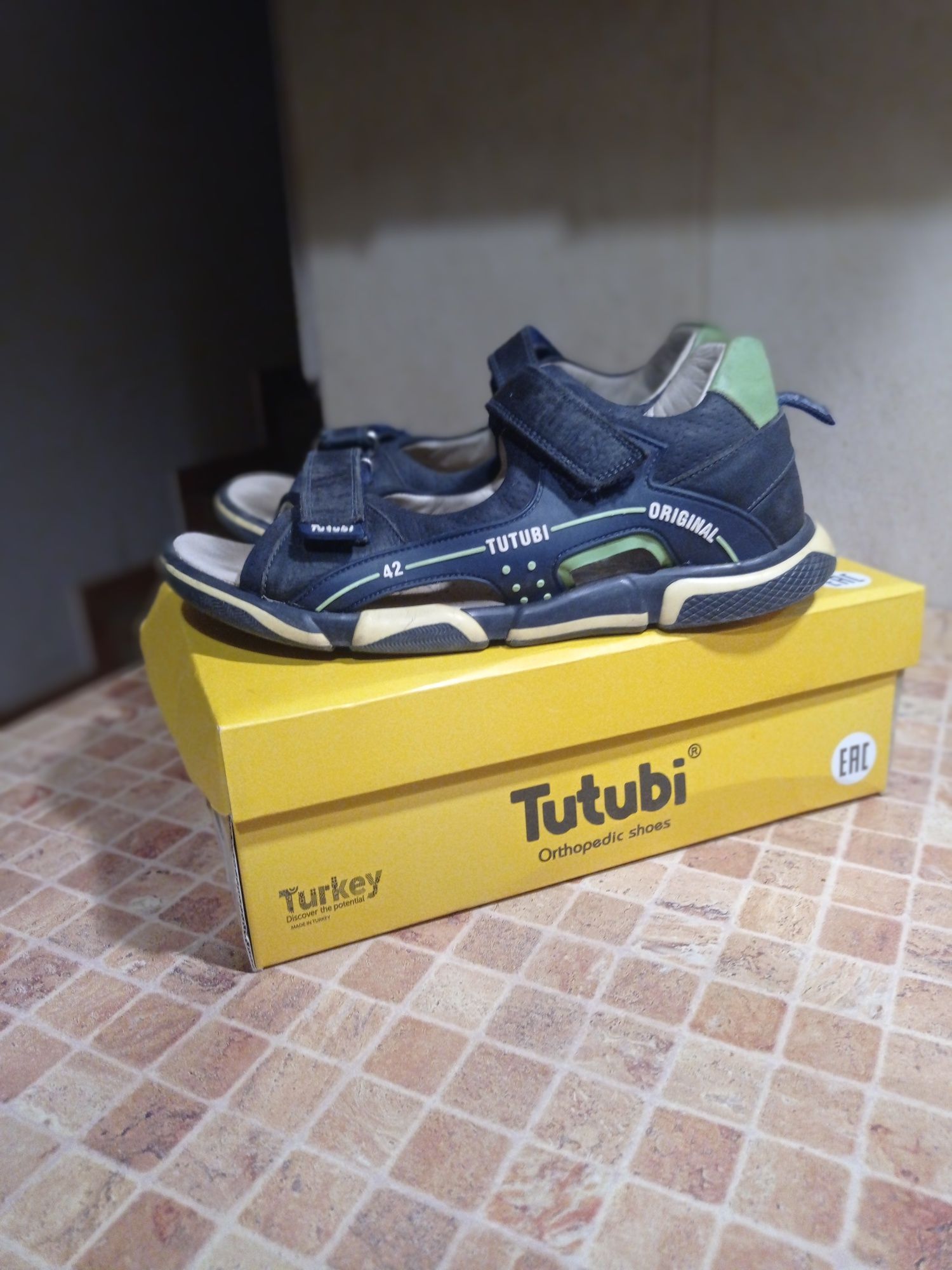 Босоніжки TUTUBI, 40 р., вустілка 26см.