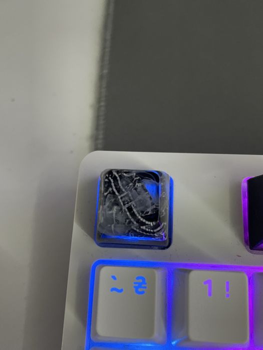 Hator rockfall 2 macha tkl з кастомними кейкапами