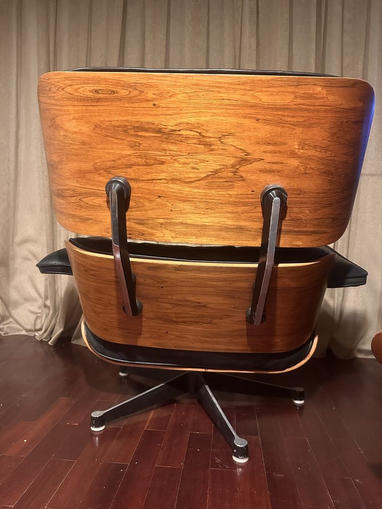 2 original Charles Eames Lounge chair