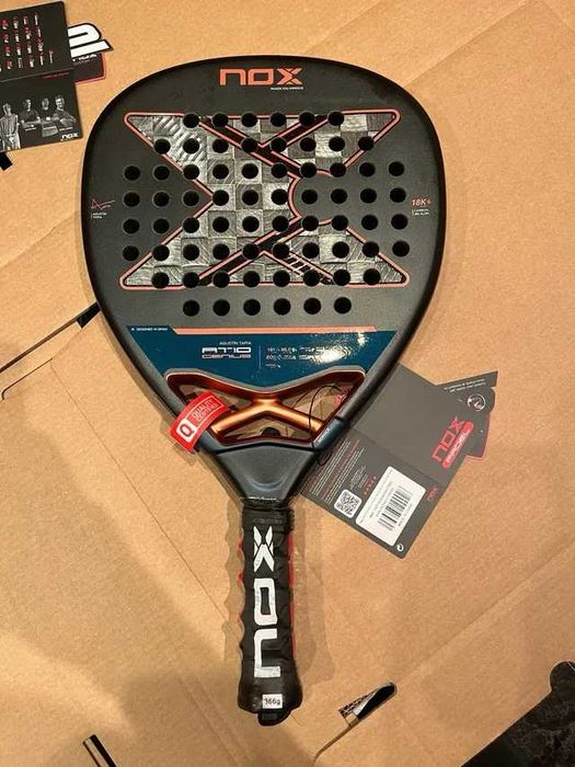 Padel Nox AT10 Genius 18K 2025 Agustin Tapia