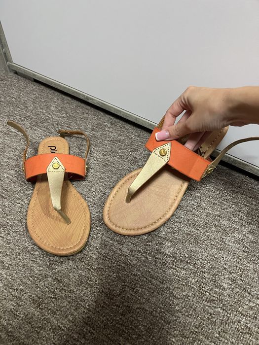 Шлепки босоножки через палец plato кожаные