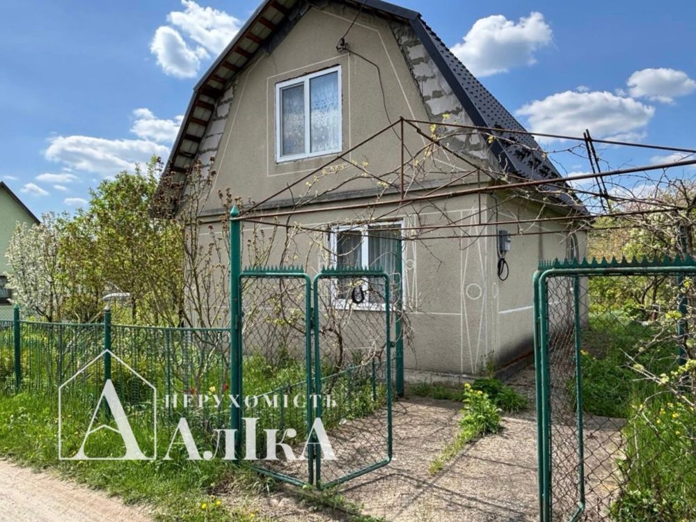 Продам хороший дачний будинок