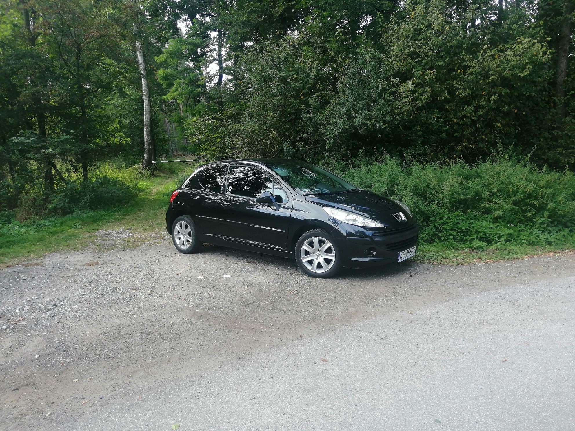 Peugeot 207 1.6 benzyna 2009 3 drzwi