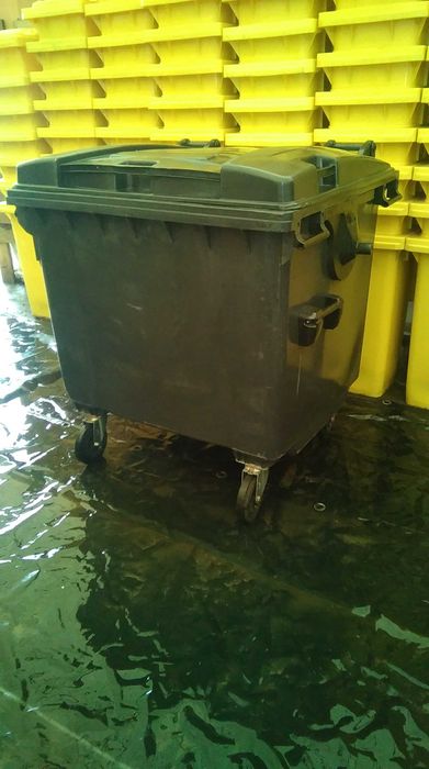 Używane pojemniki na odpady 1100l niemieckie kosze na śmieci