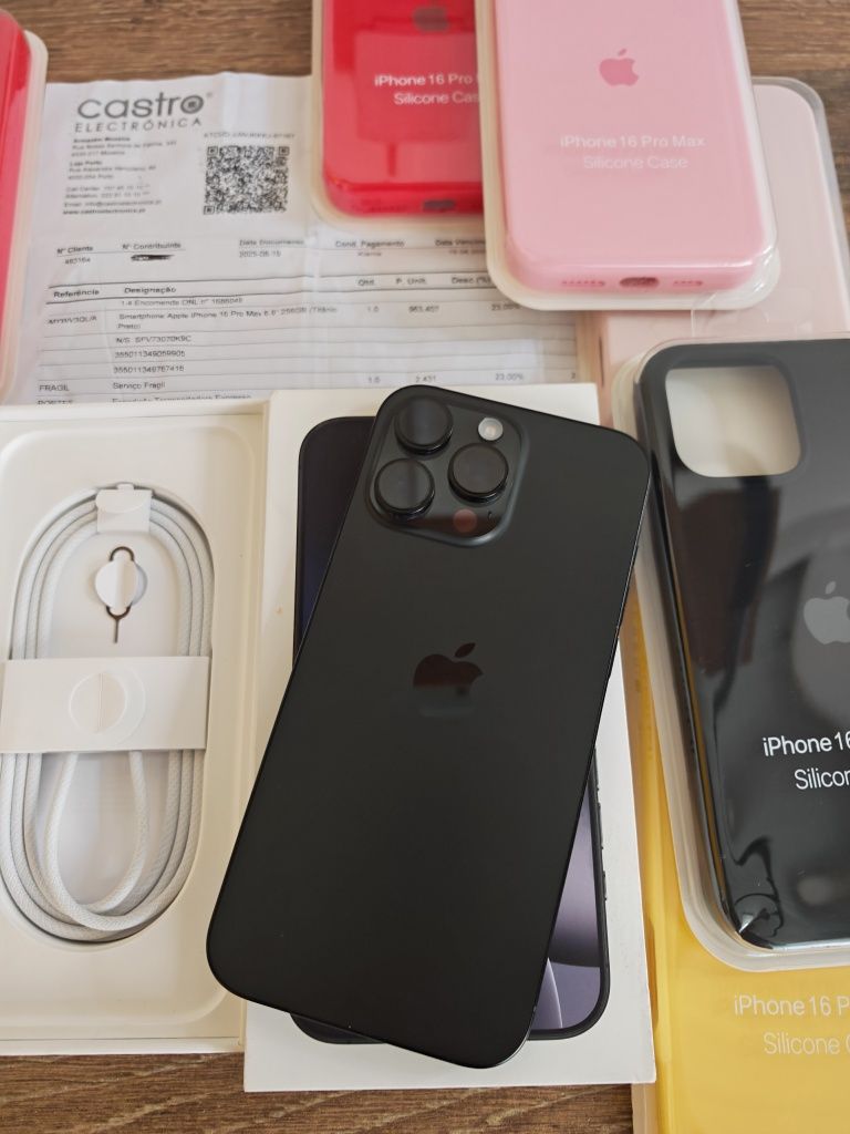 iPhone 16 Pro Max 256GB Preto Titanium SemiNovo C/Garantia Aceito Reto