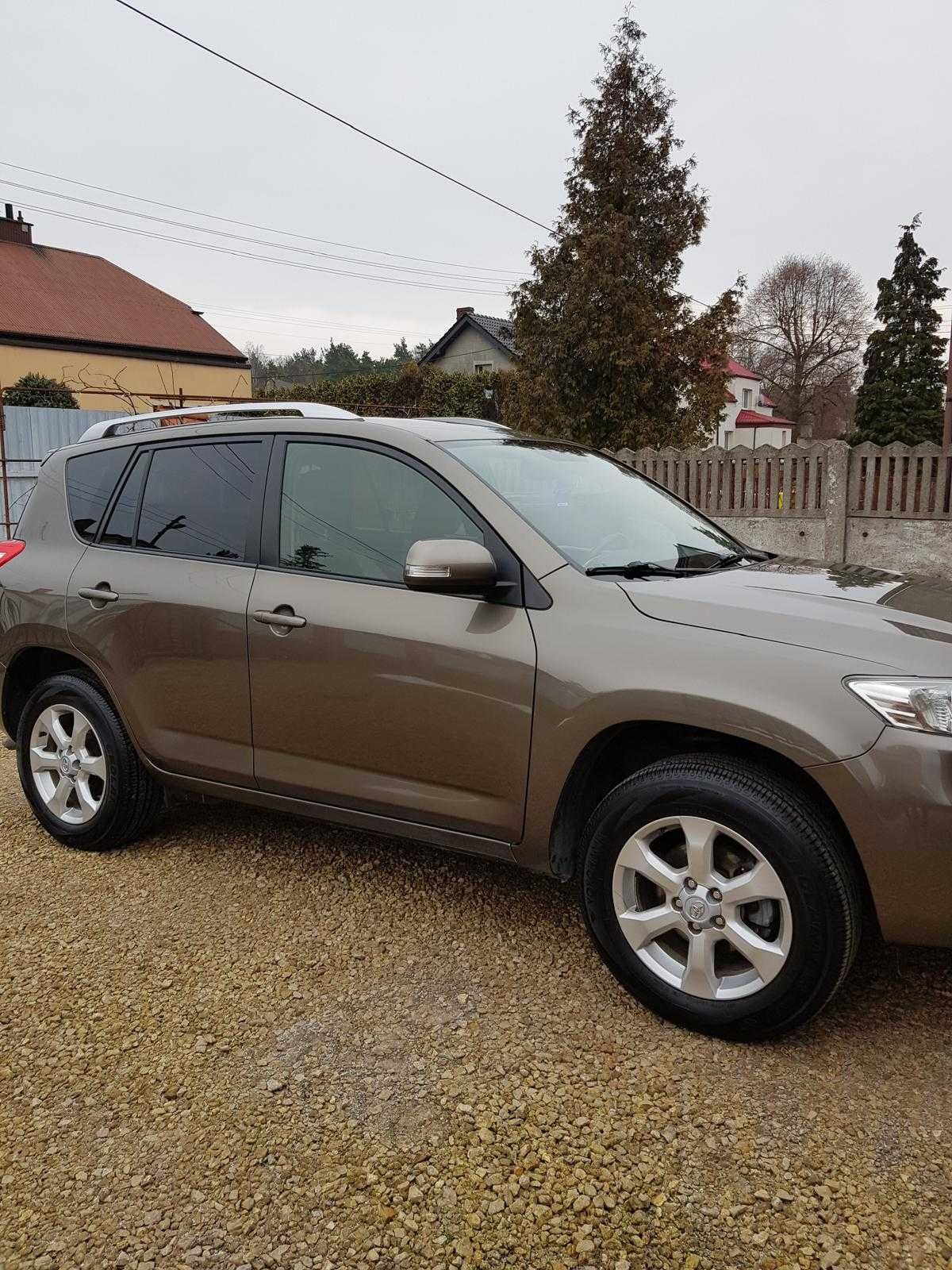 TOYOTA RAV4 2.0 benzyna 4x4 pierwszy właściciel w kraju