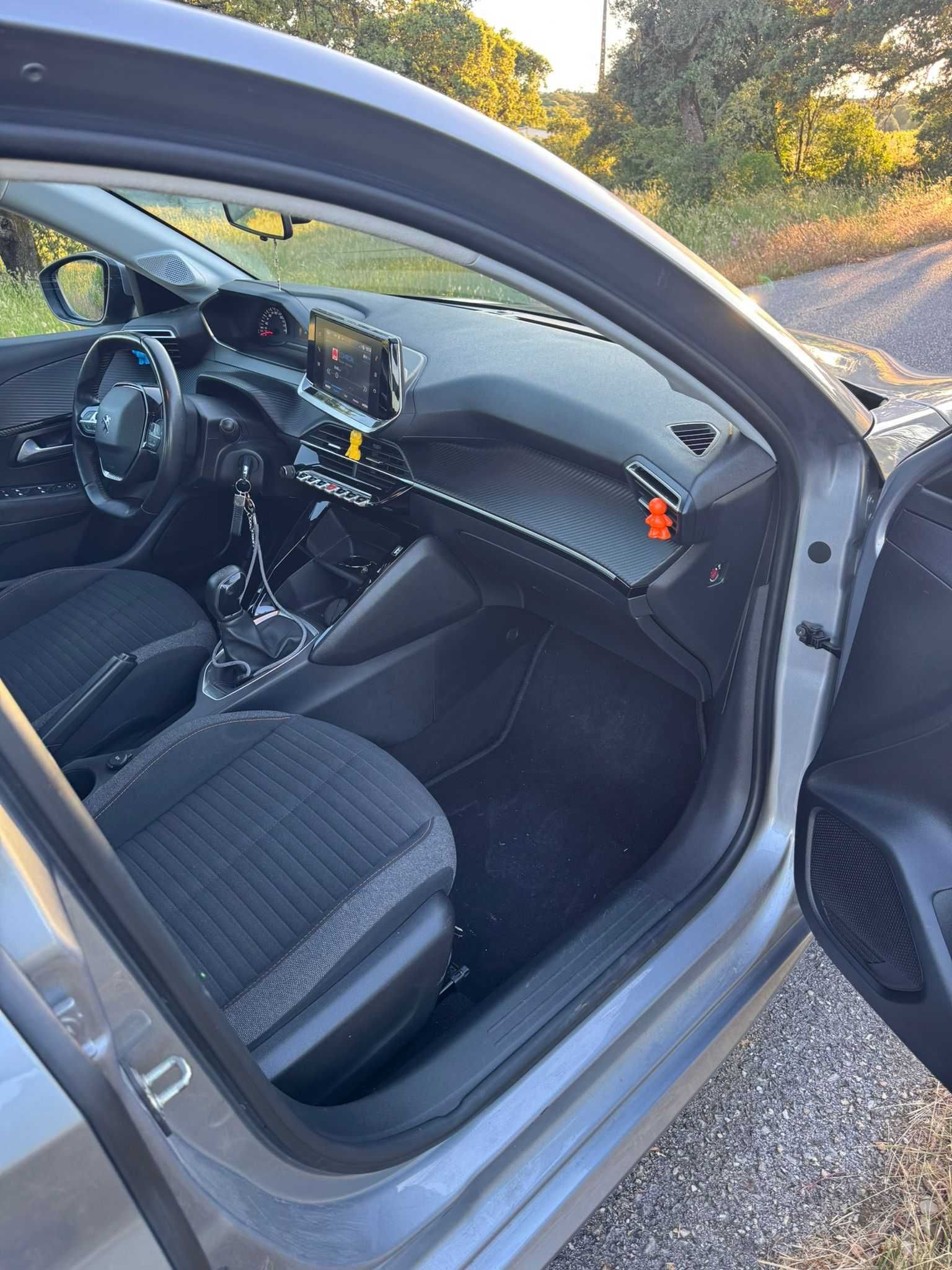 Peugeot 2021 75cv