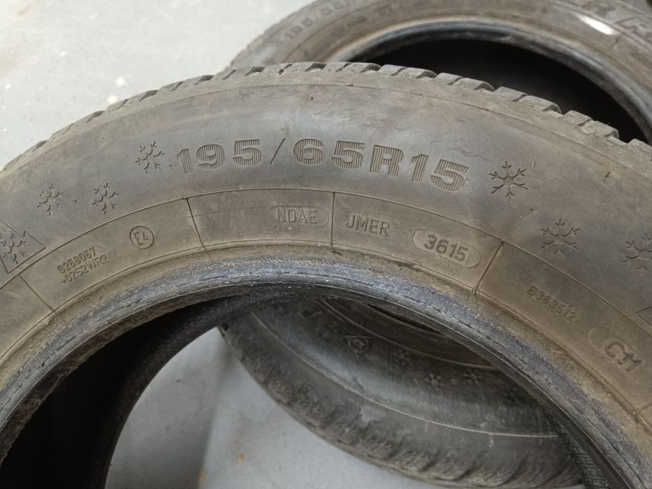 Opony zimowe 195/65/R15 Dunlop dwie sztuki