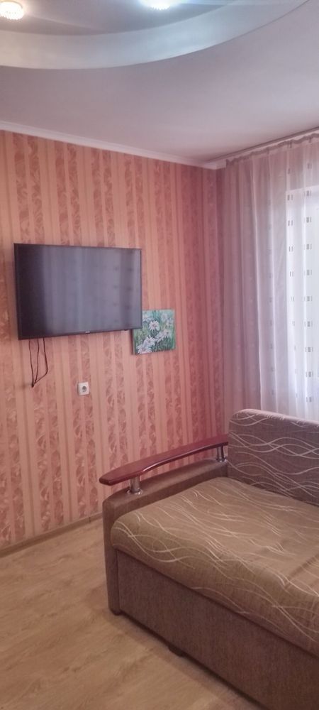 Продаётся 2 ком. кв . ул. Автозаводская на Песках!