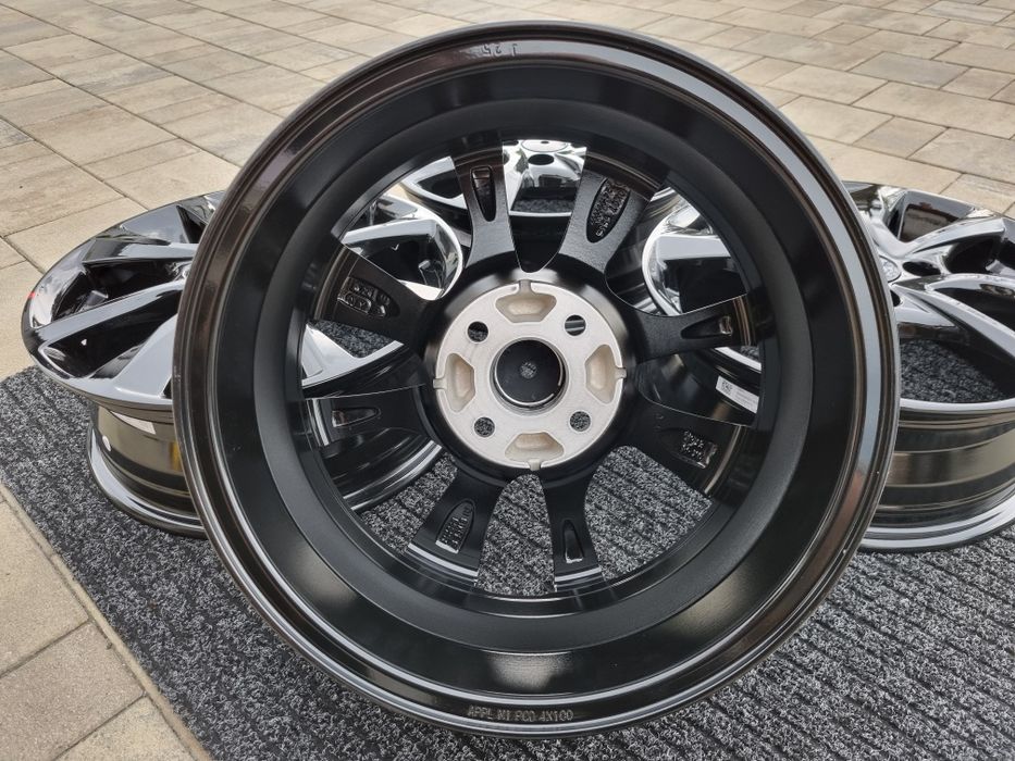 Toyota Yaris 15" Alufelgi nowe Aygo IQ 4x100 Felgi nowe czarny połysk