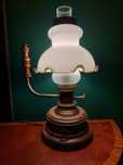 Stylowa lampa stołowa