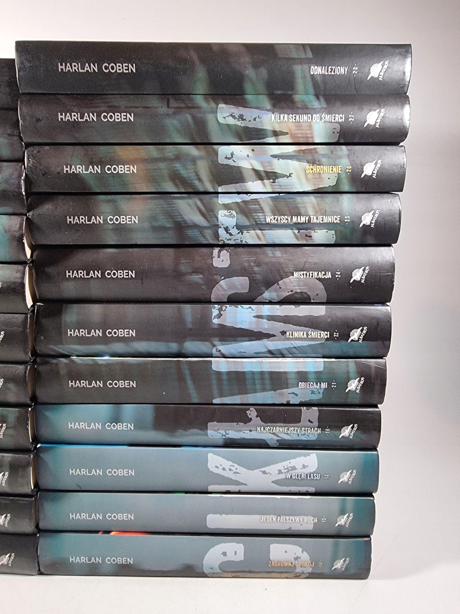 W Labiryncie Kłamstw / zestaw 22 książek / Harlan Coben
