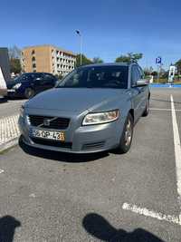 Volvo V50.