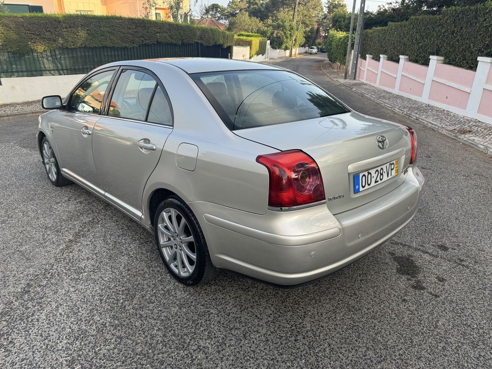 TOYOTA AVENSIS 2.0 D-4 DIESEL NACIONAL 217.000 KMS AR CONDICIONADO
