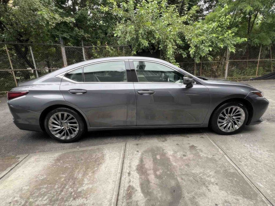 Lexus ES 350 Luxury      2019