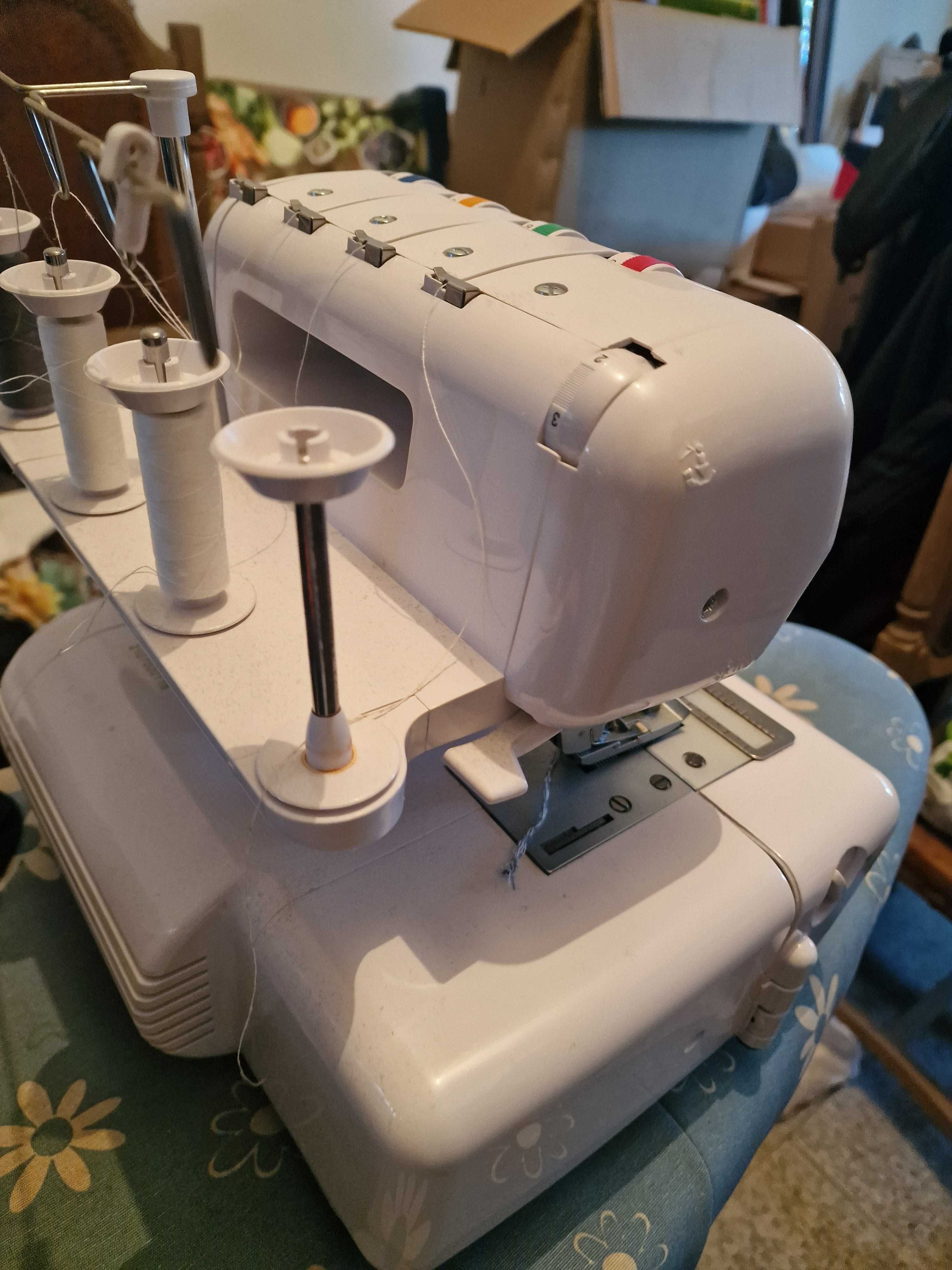 Máquina de costura Necchi N183