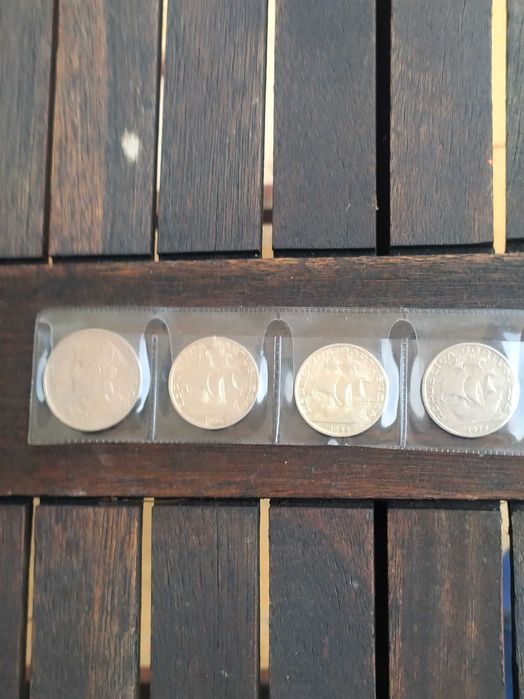 Quatro Moedas em Prata 3 10$00 e Uma 50$00 Vasco DA Gama