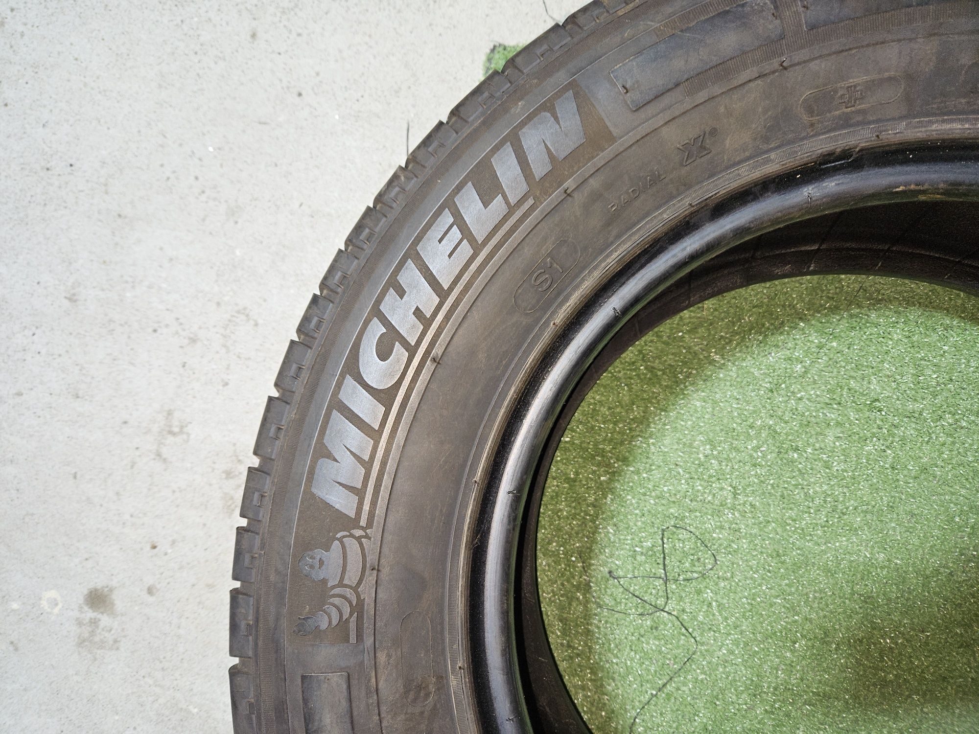 Sprzedam opony letnie Michelin 235/65R16C