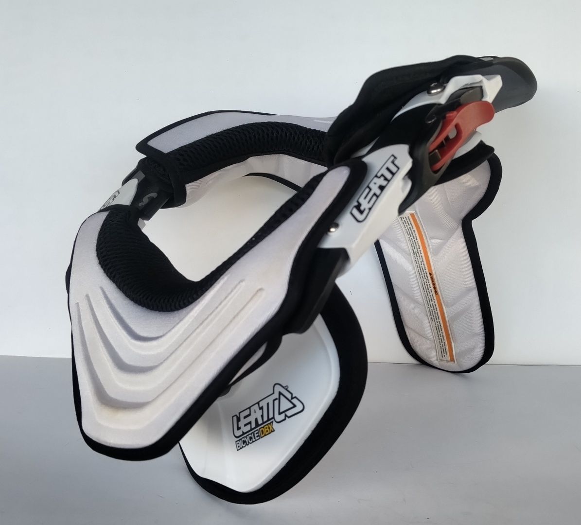 Protector Cervical Leatt Brace Bycicle DBX