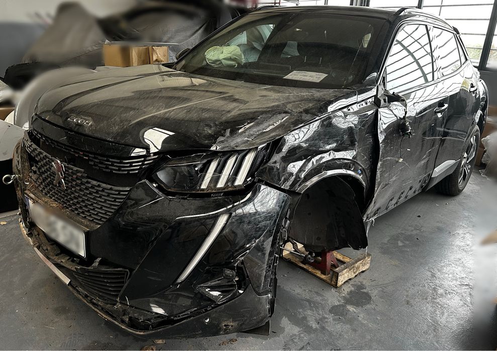 Peugeot 2008 1.2 GT - SALVADO