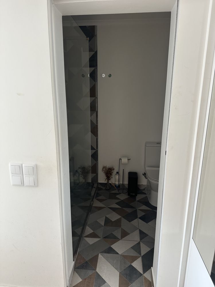 Aluga-se Quarto em Apartamento Acolhedor — Exclusivo para Rapariga