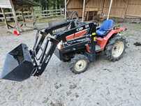 Yanmar F155 - mini traktor z ładowaczem