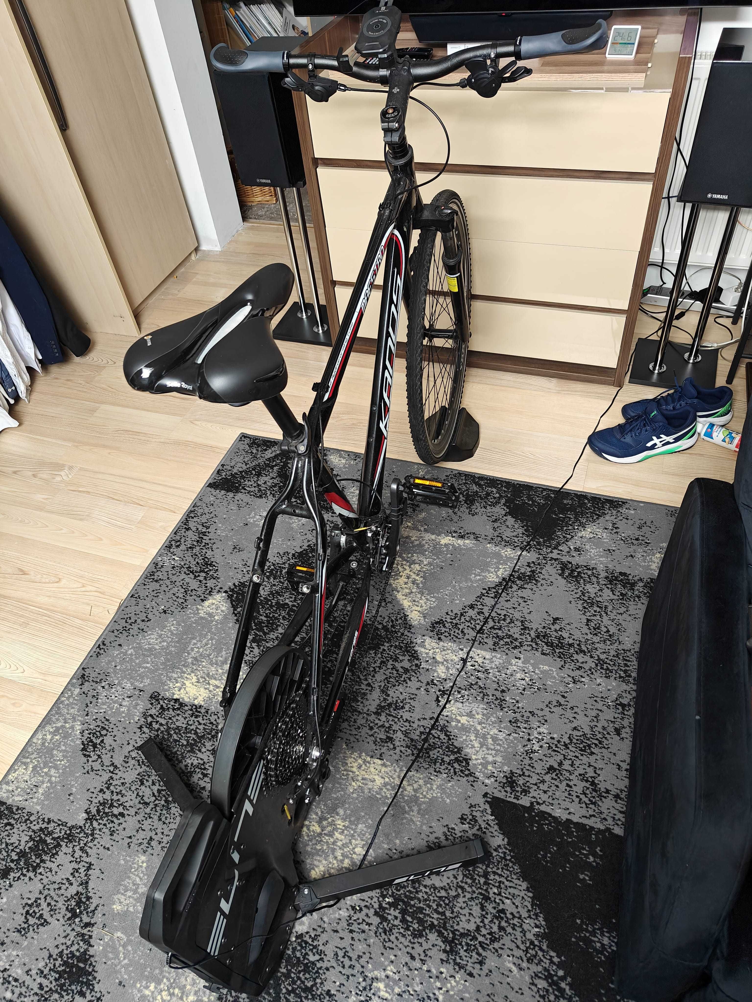 TRENAZER ELITE SUITO-T z kompletnym zestawem rowerowym