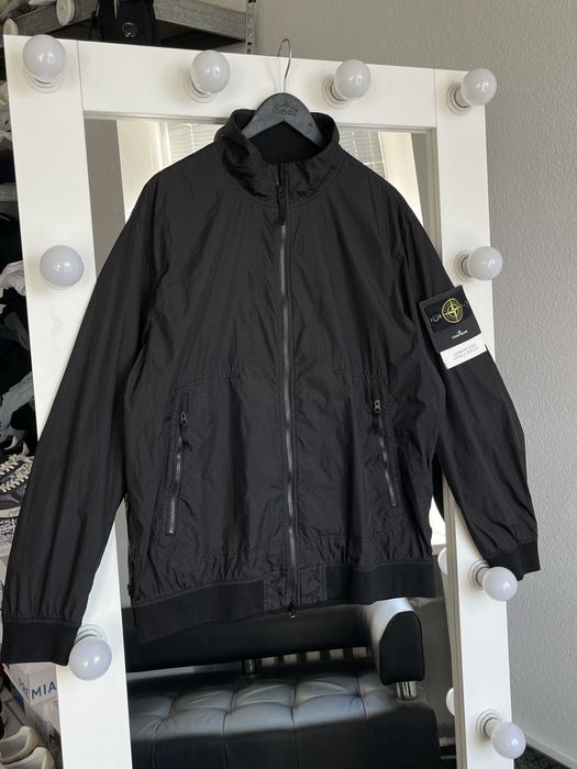легка куртка Stone Island