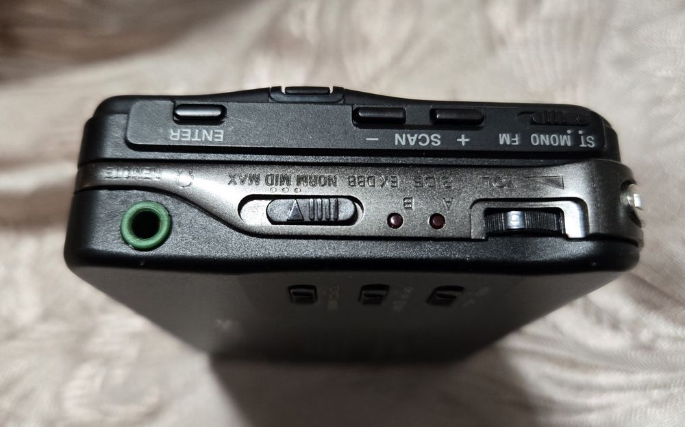 Продам плеер Sony Walkman WM-FX70