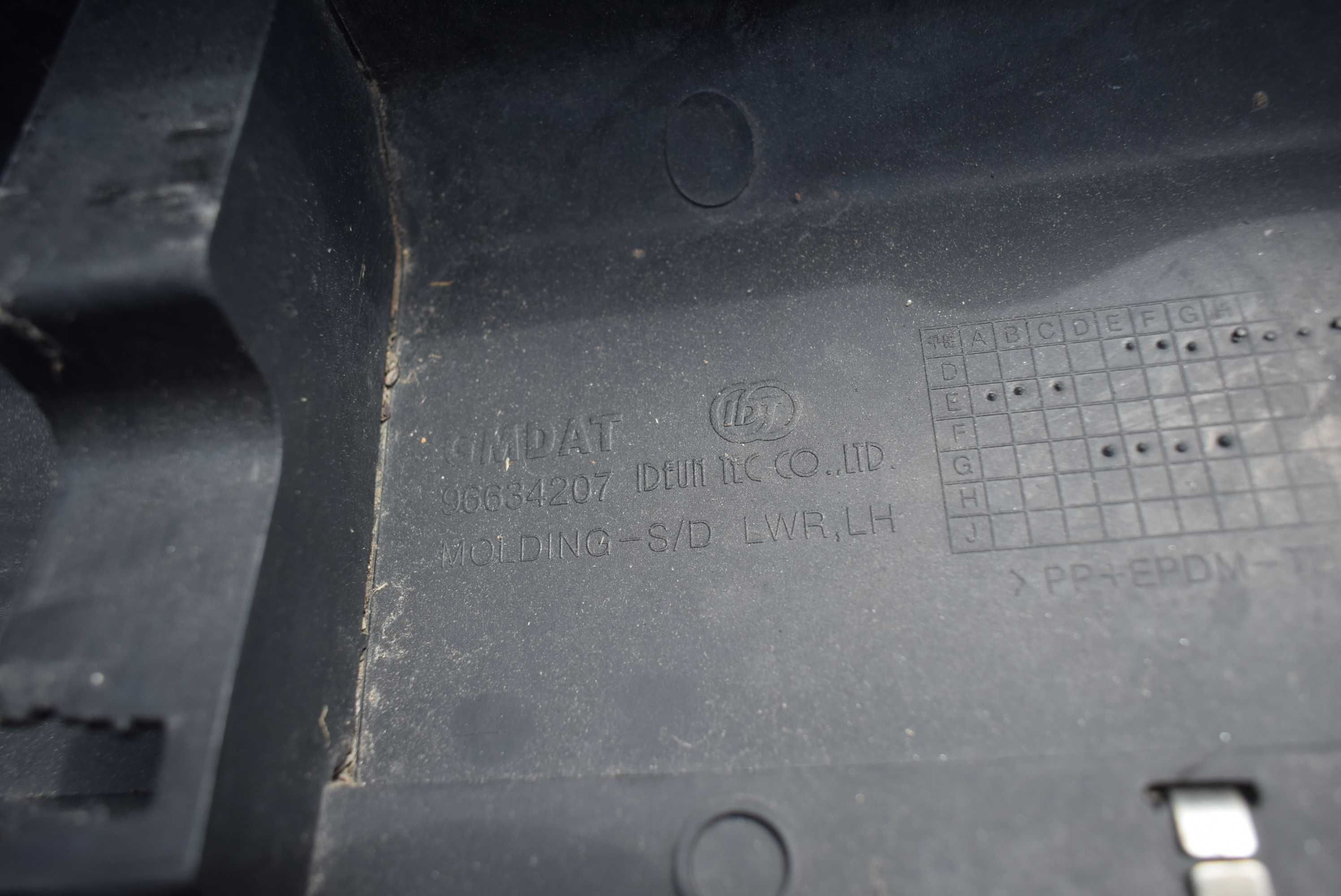 próg listwa progowa PRAWA CHEVROLET EPICA LIFT 09R.