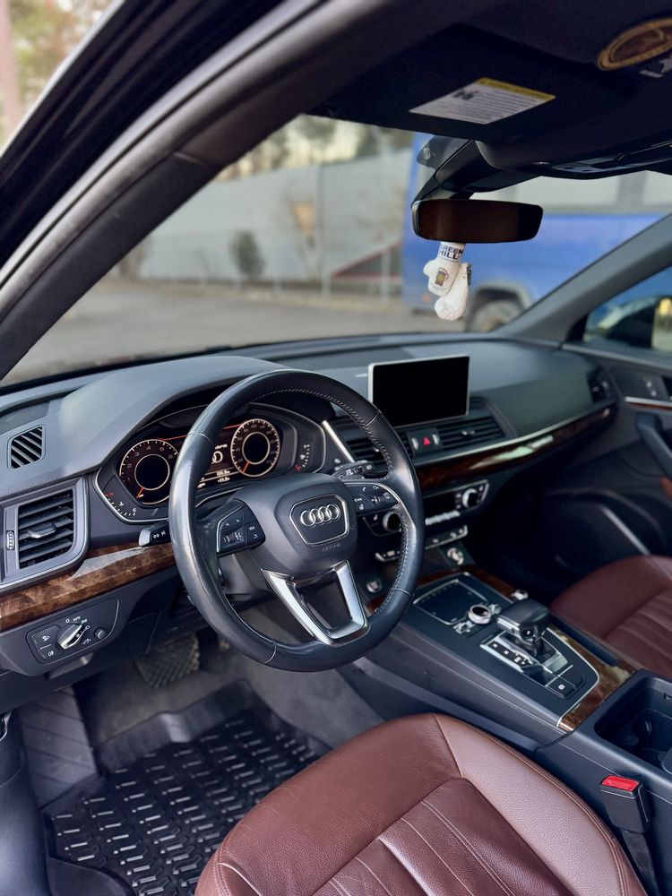Audi Q5 80A Premium plus 2018 ( рідна фарба)