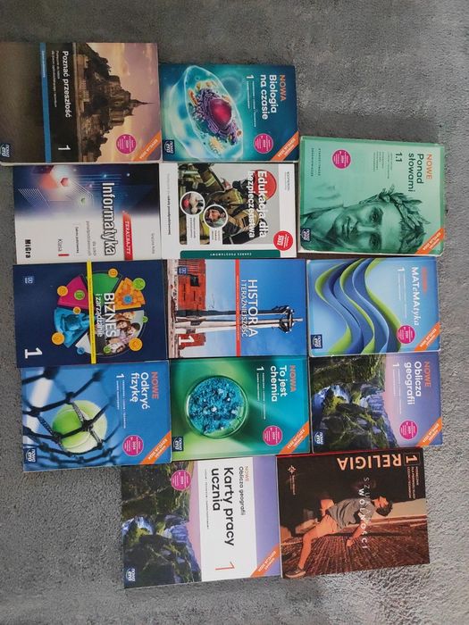 Komplet podręczników do 1 klasy liceum/technikum – Nowa Era i inne