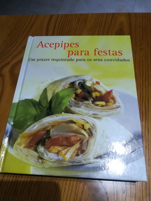 Livro Receita "Acepipes para festas" como NOVO