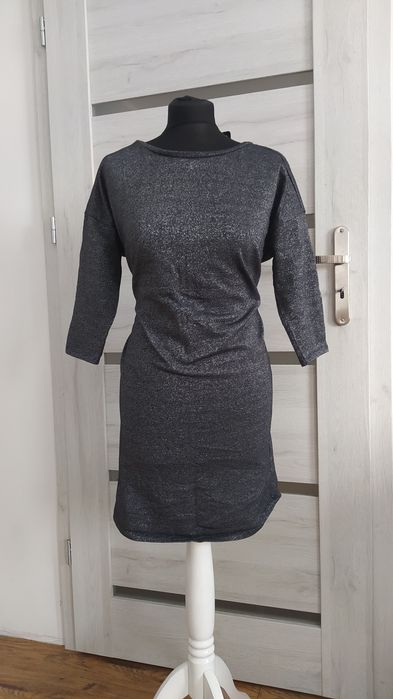 Sukienka ze srebrną nitką