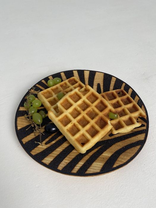 Дерев'яна тарілочка ручної роботи «Зебра»