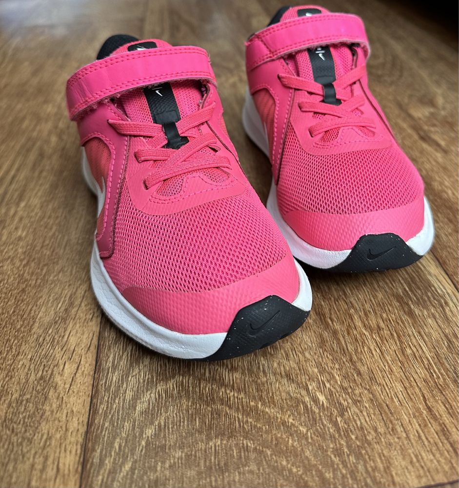 Nike кроссовки на девочку 33 р. 21,5 см. Оригинал