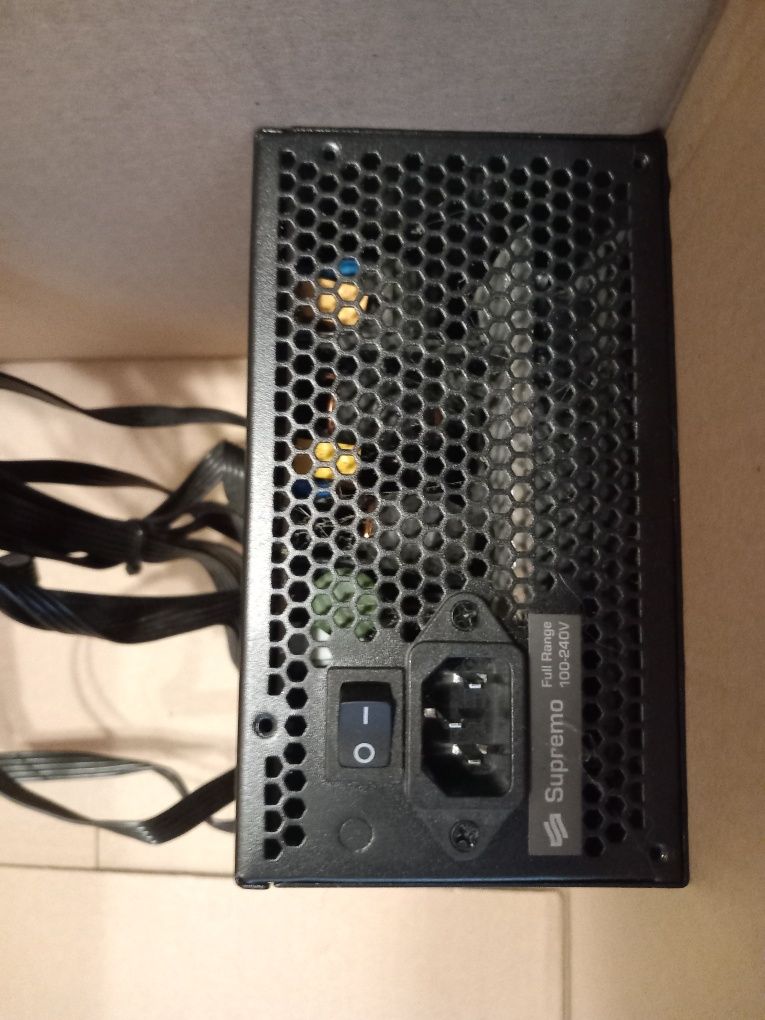 Zasilacz ATX do komputera SilentiumPC Supremo Gold 550W na gwarancji