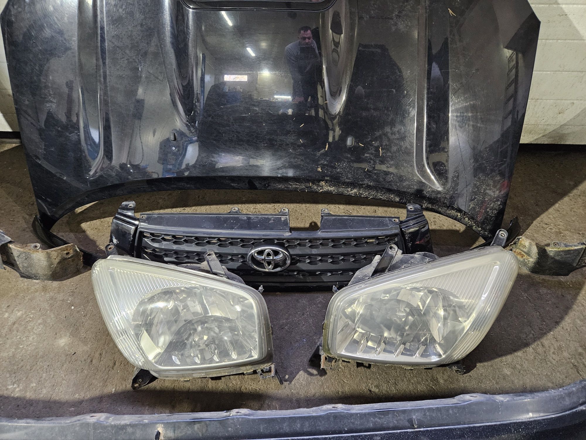 Toyota Rav4 II Maska Zderzak Błotnik Lampa Pas Chlodnice Lampa Przód
