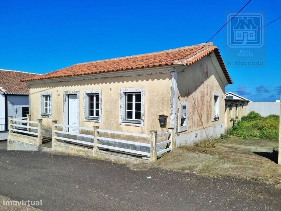 MORADIA - CASA T3 para VENDA com entrada lateral - Altares, Angra d...