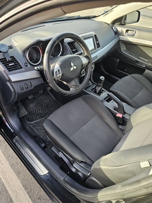 Mitsubishi Lancer 1.5 Invite 2010