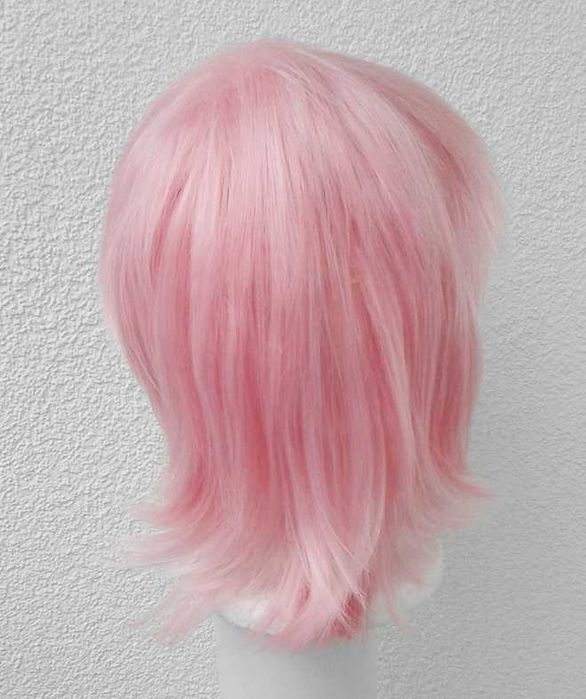 Krótka różowa peruka Yarichin Bitch Ayato Yuri Club wig różowy cosplay