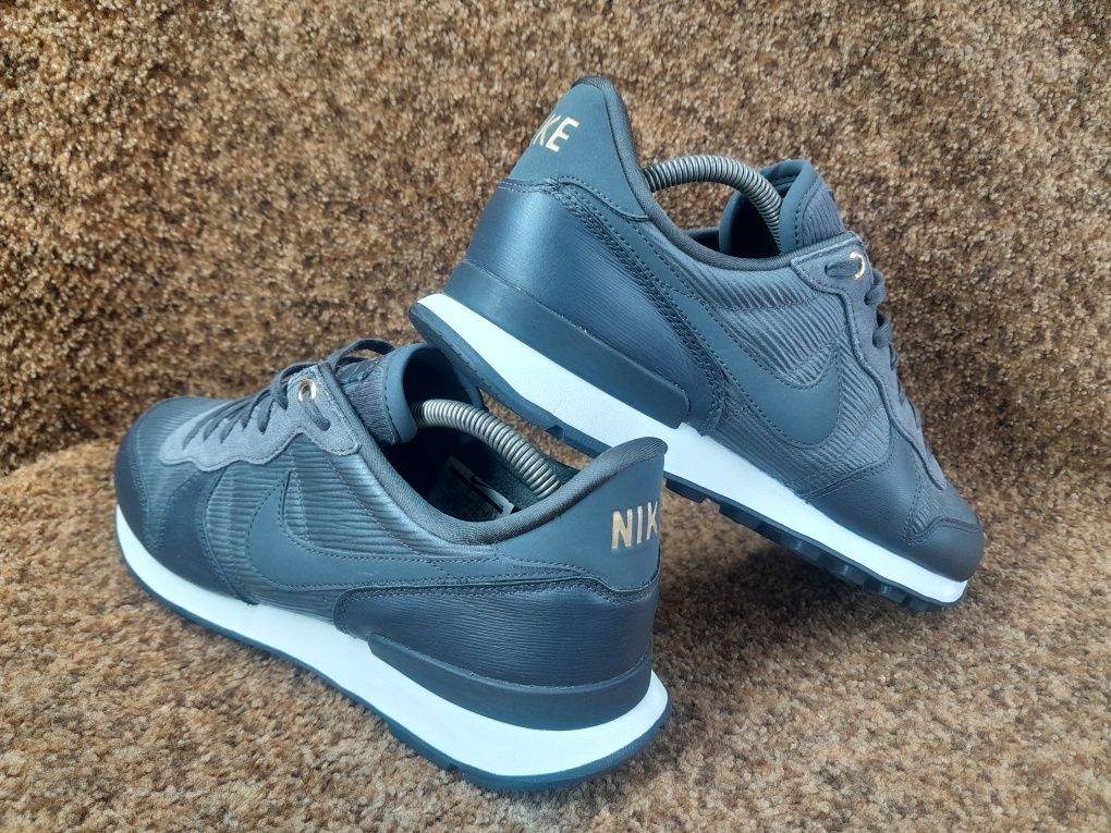 Кросівки жіночі Nike W Internationalist 41 розмір.